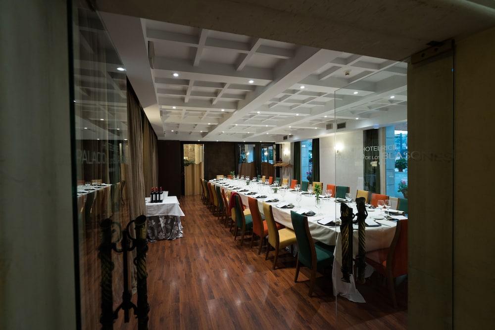 Rice Palacio De Los Blasones Burgo Dış mekan fotoğraf